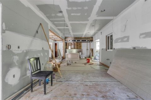 Villa ou maison à vendre à Miami Shores, Floride: 4 chambres, 159.14 m2 № 2019505 - photo 6