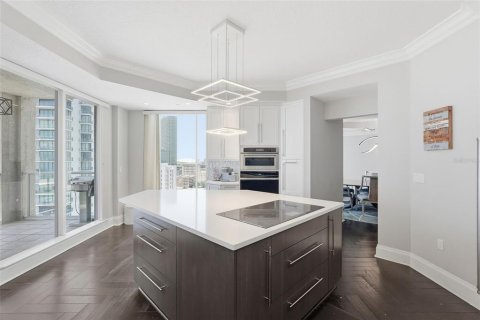 Condo in Saint Petersburg, Florida, 4 bedrooms № 2208370 - photo 16