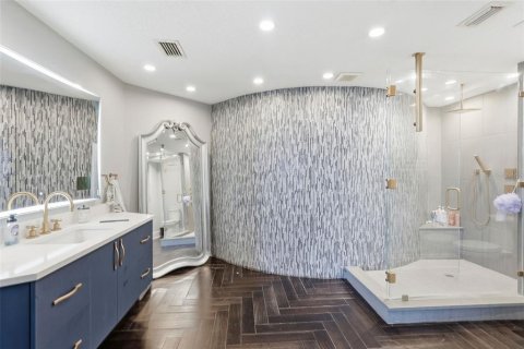 Condo in Saint Petersburg, Florida, 4 bedrooms № 2208370 - photo 26