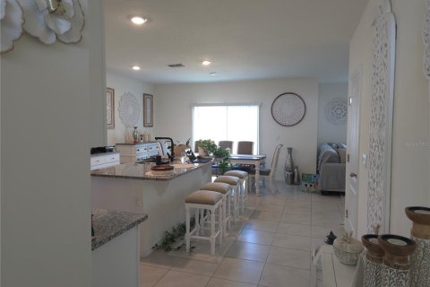 House in Lake Alfred, Florida 4 bedrooms, 226.22 sq.m. № 1851287 - photo 4