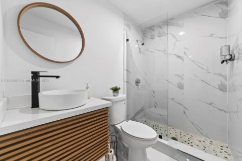 Снять в аренду виллу или дом в Холливуд, Флорида 4 спальни, 181.16м2, № 2021600 - фото 13