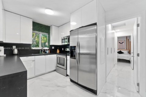 Снять в аренду виллу или дом в Холливуд, Флорида 4 спальни, 181.16м2, № 2021600 - фото 23