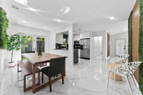 Снять в аренду виллу или дом в Холливуд, Флорида 4 спальни, 181.16м2, № 2021600 - фото 27