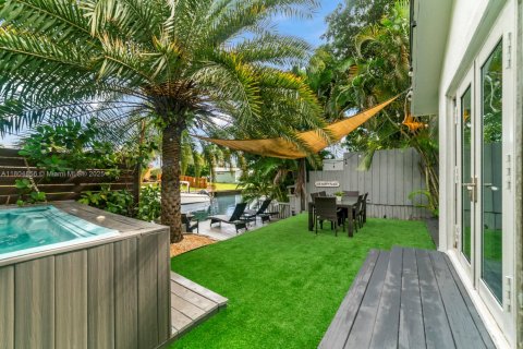Снять в аренду виллу или дом в Холливуд, Флорида 4 спальни, 181.16м2, № 2021600 - фото 8