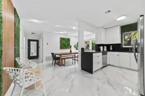 Снять в аренду виллу или дом в Холливуд, Флорида 4 спальни, 181.16м2, № 2021600 - фото 28