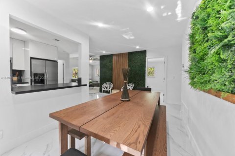 Снять в аренду виллу или дом в Холливуд, Флорида 4 спальни, 181.16м2, № 2021600 - фото 26