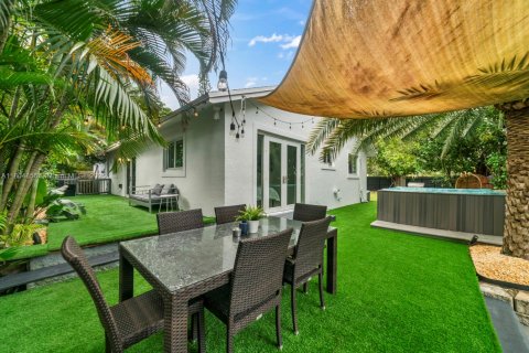 Снять в аренду виллу или дом в Холливуд, Флорида 4 спальни, 181.16м2, № 2021600 - фото 9