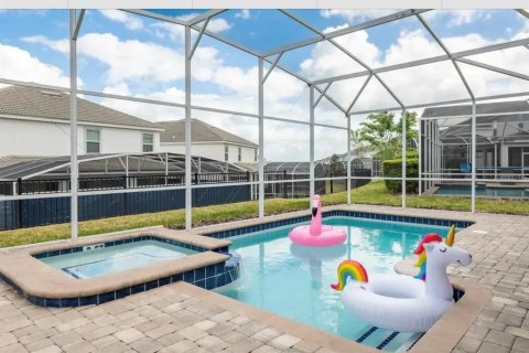 Casa en venta en Davenport, Florida, 9 dormitorios, 363.15 m2 № 2225307 - foto 18