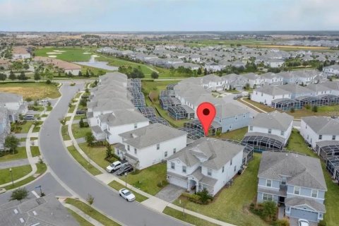 Casa en venta en Davenport, Florida, 9 dormitorios, 363.15 m2 № 2225307 - foto 4