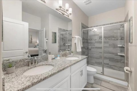 Casa en venta en Davenport, Florida, 9 dormitorios, 363.15 m2 № 2225307 - foto 25