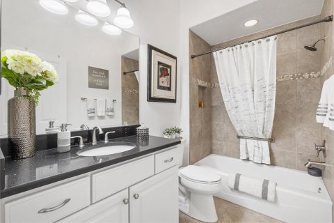 House in The Villages, Florida 3 bedrooms, 195.93 sq.m. № 1782183 - photo 26
