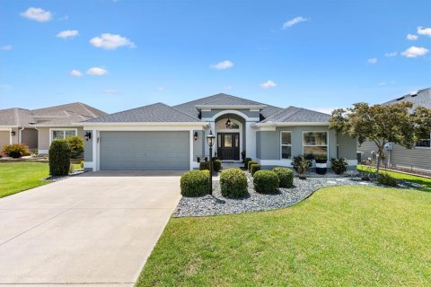 House in The Villages, Florida 3 bedrooms, 195.93 sq.m. № 1782183 - photo 2