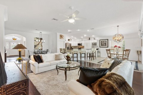 House in The Villages, Florida 3 bedrooms, 195.93 sq.m. № 1782183 - photo 9