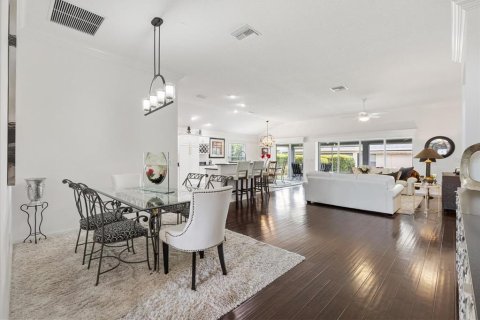 House in The Villages, Florida 3 bedrooms, 195.93 sq.m. № 1782183 - photo 6
