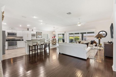 House in The Villages, Florida 3 bedrooms, 195.93 sq.m. № 1782183 - photo 8