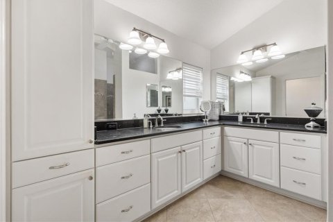 House in The Villages, Florida 3 bedrooms, 195.93 sq.m. № 1782183 - photo 20