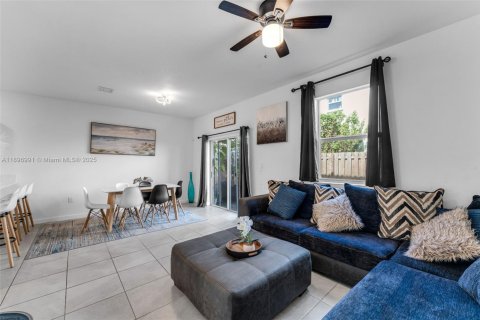 Adosado en venta en Homestead, Florida, 3 dormitorios, 157.47 m2 № 2012979 - foto 15