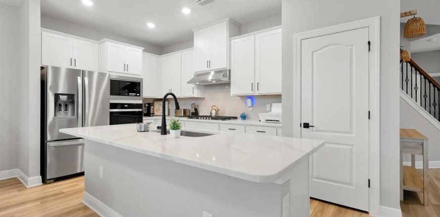 Villa ou maison à Kissimmee, Floride 6 chambres, 256.22 m2 № 2427145