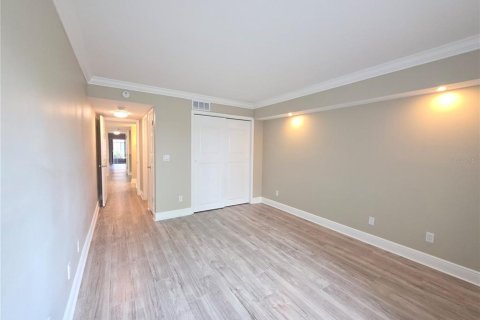 Condo in Clearwater, Florida, 2 bedrooms  № 2225051 - photo 9
