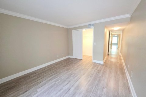 Condo in Clearwater, Florida, 2 bedrooms  № 2225051 - photo 14