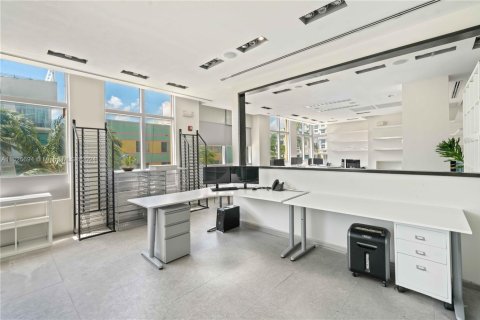 Propiedad comercial en venta en Miami Beach, Florida № 1753476 - foto 9