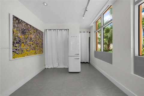 Propiedad comercial en venta en Miami Beach, Florida № 1753476 - foto 19