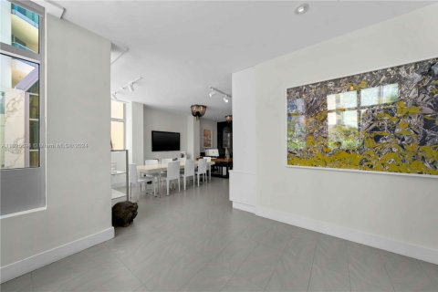Propiedad comercial en venta en Miami Beach, Florida № 1753476 - foto 17
