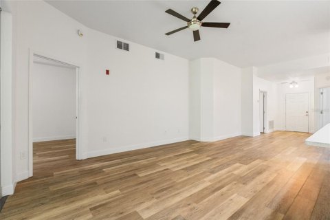 Condominio en venta en Orlando, Florida, 2 dormitorios, 133.59 m2 № 2304677 - foto 12