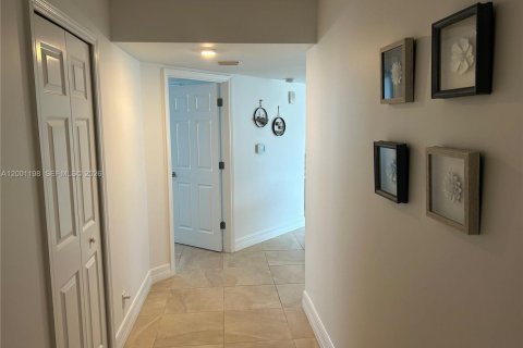 Снять в аренду кондоминиум в Ривьера-Бич, Флорида 2 спальни, 148.64м2, № 2065213 - фото 4