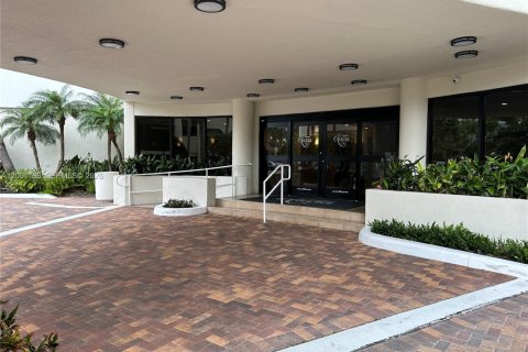 Снять в аренду кондоминиум в Ривьера-Бич, Флорида 2 спальни, 148.64м2, № 2065213 - фото 2