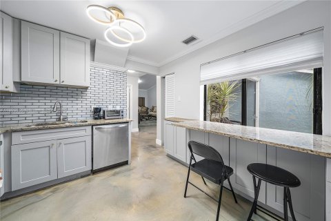 Townhouse in Atlantis, Florida 3 bedrooms, 121.52 sq.m. № 1947753 - photo 15