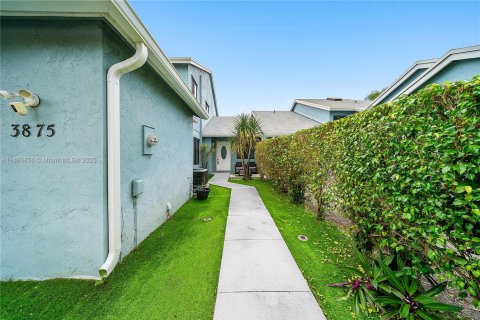 Townhouse in Atlantis, Florida 3 bedrooms, 121.52 sq.m. № 1947753 - photo 4