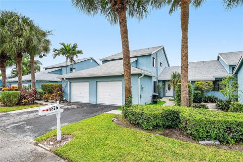 Townhouse in Atlantis, Florida 3 bedrooms, 121.52 sq.m. № 1947753 - photo 2