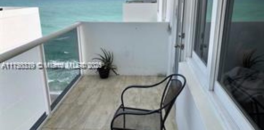 Condo à Hollywood, Floride, 1 chambre  № 1729383