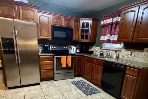 Condominio en alquiler en Hollywood, Florida, 2 dormitorios, 82.68 m2 № 2060024 - foto 4