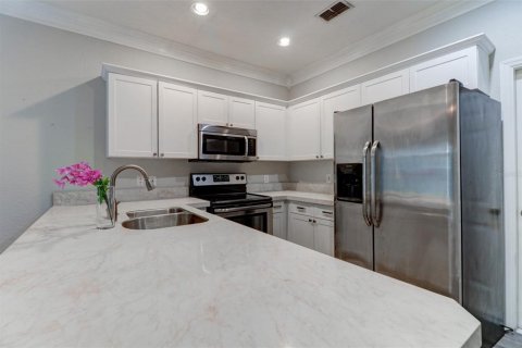 Touwnhouse à louer à Tampa, Floride: 2 chambres, 141.77 m2 № 2267286 - photo 9
