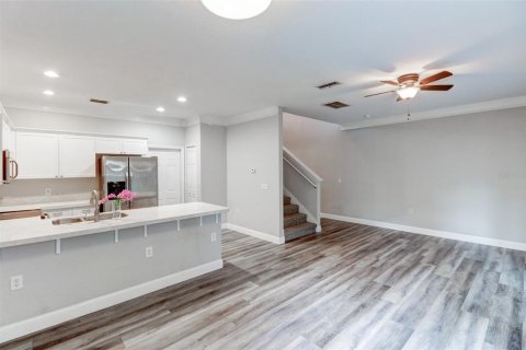Touwnhouse à louer à Tampa, Floride: 2 chambres, 141.77 m2 № 2267286 - photo 14