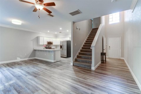 Touwnhouse à louer à Tampa, Floride: 2 chambres, 141.77 m2 № 2267286 - photo 4
