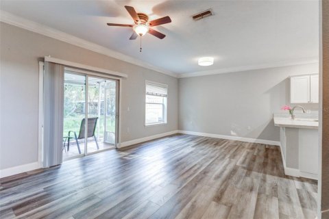 Touwnhouse à louer à Tampa, Floride: 2 chambres, 141.77 m2 № 2267286 - photo 5