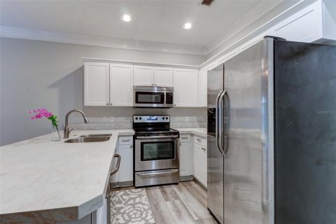 Touwnhouse à louer à Tampa, Floride: 2 chambres, 141.77 m2 № 2267286 - photo 8