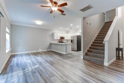 Touwnhouse à louer à Tampa, Floride: 2 chambres, 141.77 m2 № 2267286 - photo 3