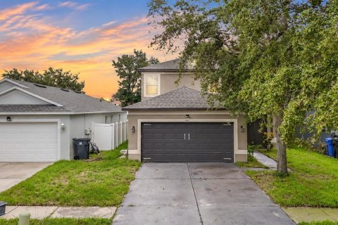 Casa en Gibsonton, Florida 3 dormitorios, 167.6 m2 № 2350057