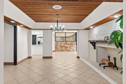 Villa ou maison à louer à Thonotosassa, Floride: 2 chambres, 270.16 m2 № 2167308 - photo 17