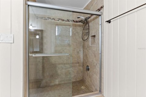 Villa ou maison à louer à Thonotosassa, Floride: 2 chambres, 270.16 m2 № 2167308 - photo 25