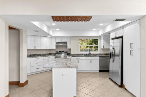 Villa ou maison à louer à Thonotosassa, Floride: 2 chambres, 270.16 m2 № 2167308 - photo 14