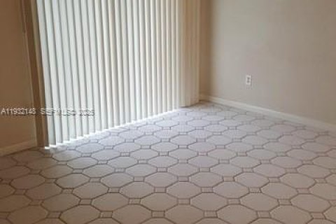 Купить кондоминиум в Майами, Флорида 2 спальни, 95.69м2, № 1990607 - фото 6