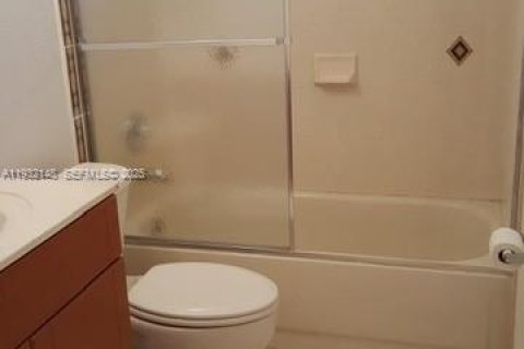 Купить кондоминиум в Майами, Флорида 2 спальни, 95.69м2, № 1990607 - фото 7