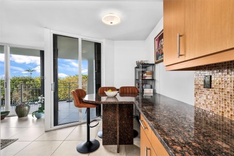 Condo in Miami, Florida, 2 bedrooms  № 2082907 - photo 17