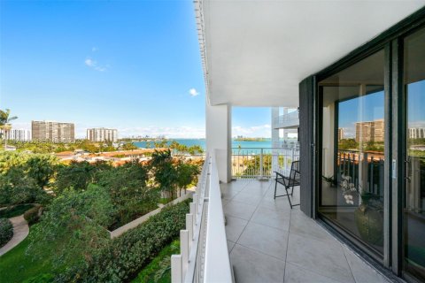 Condo in Miami, Florida, 2 bedrooms  № 2082907 - photo 30