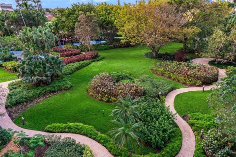 Condo in Miami, Florida, 2 bedrooms  № 2082907 - photo 2